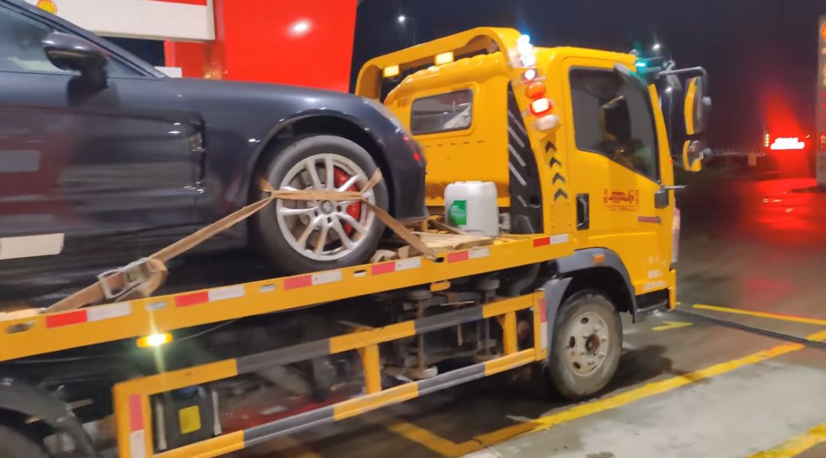 宝山行车途中遇到突发状况该如何呼叫道路救援？